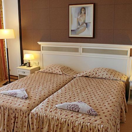 Helena Vip Villas And Suites Солнечный берег Экстерьер фото