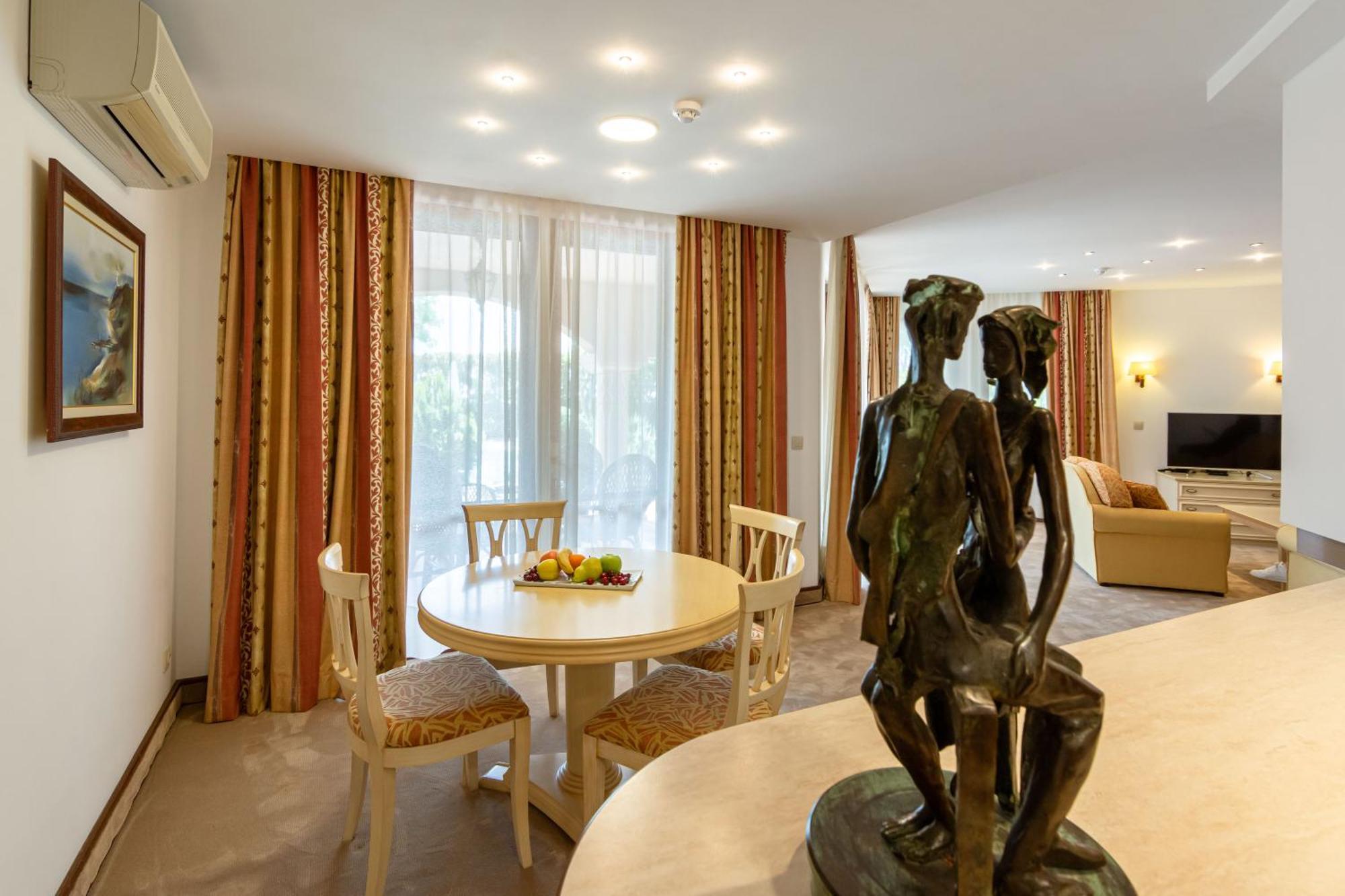 Helena Vip Villas And Suites Солнечный берег Экстерьер фото