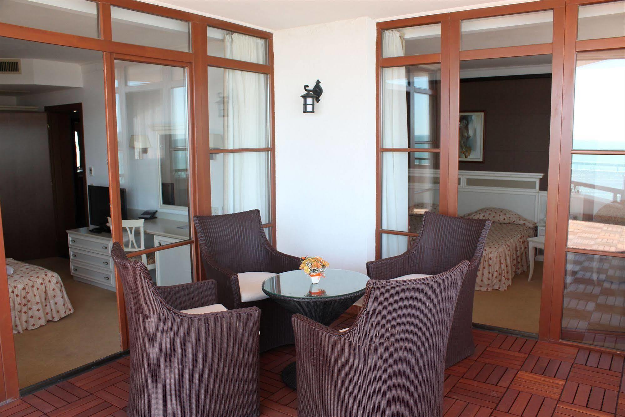 Helena Vip Villas And Suites Солнечный берег Экстерьер фото