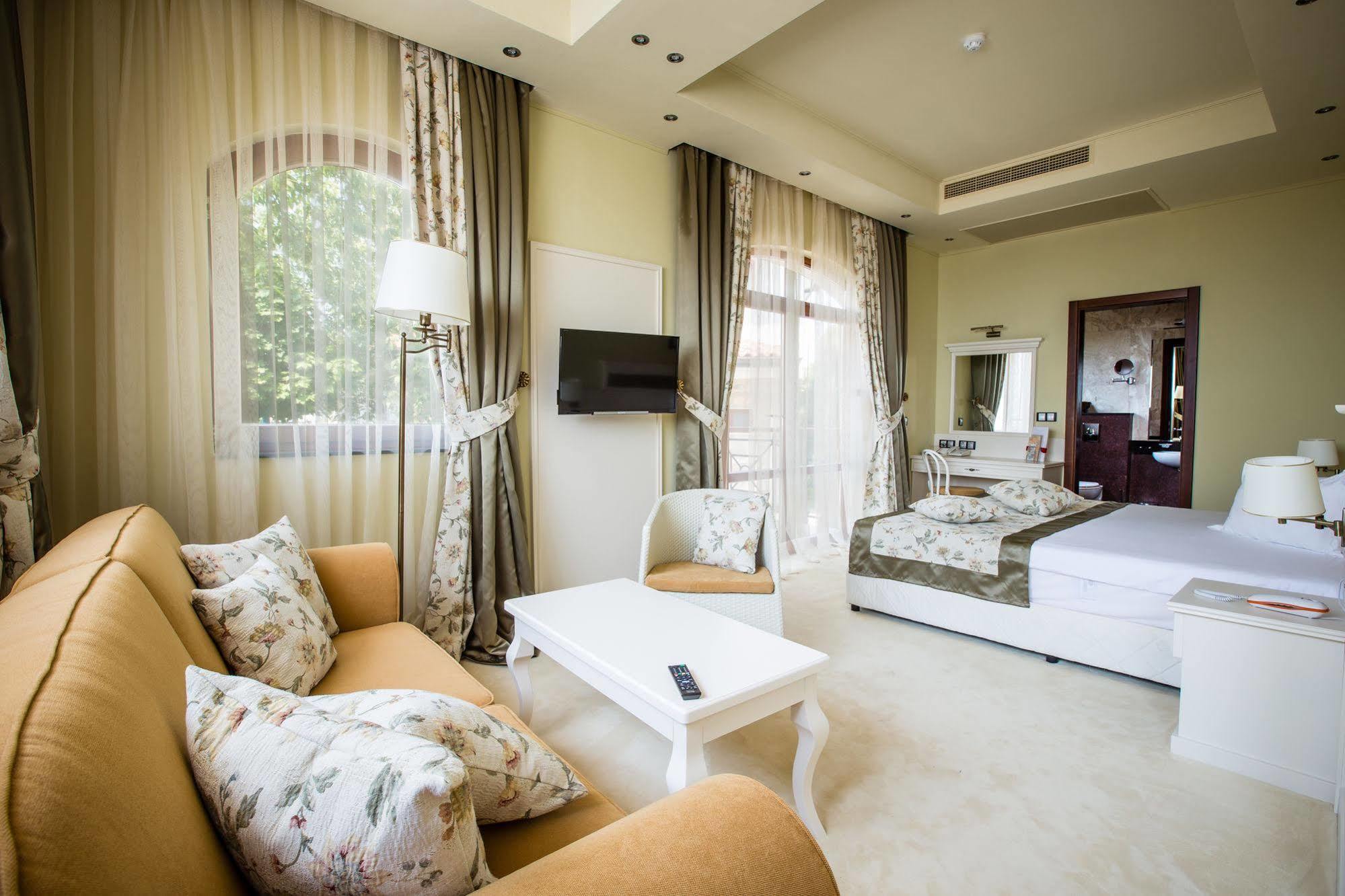 Helena Vip Villas And Suites Солнечный берег Экстерьер фото